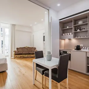 Rg7 Apartment